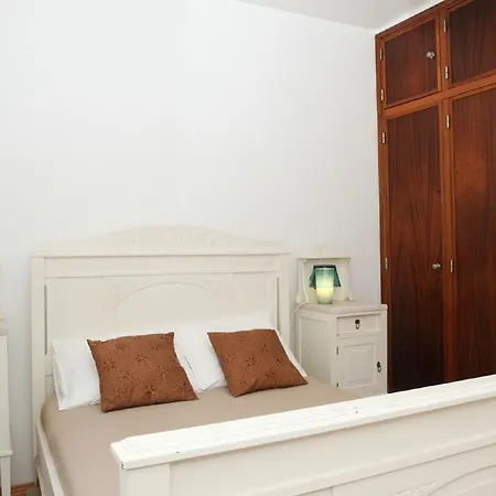 Center House With Garden بيت للعطل *